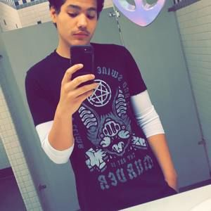 Meet your Posher, Julien